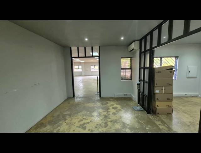 210M² OFFICE TO LET IN ERASMUSKLOOF